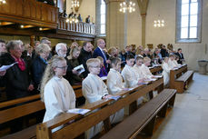 1. Heilige Kommunion in St. Crescentius (Foto: Karl-Franz Thiede)